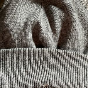 Lululemon grey winter hat